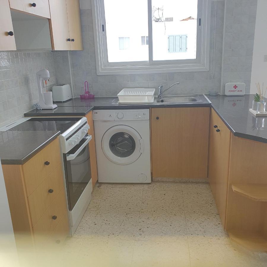 G&E Harbour Apartments Латхи Экстерьер фото