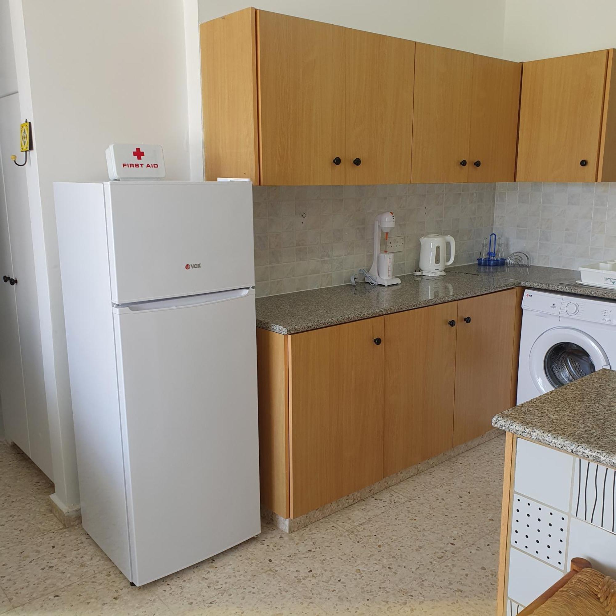 G&E Harbour Apartments Латхи Экстерьер фото