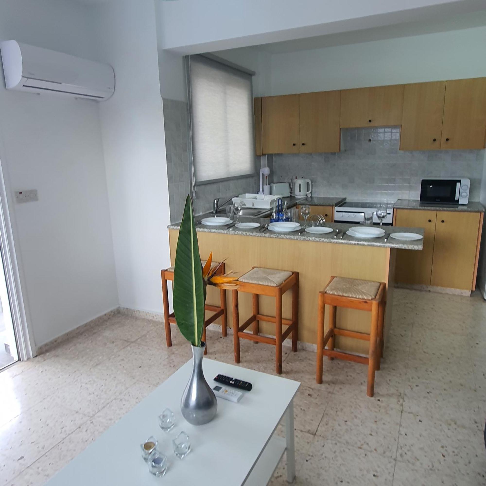 G&E Harbour Apartments Латхи Экстерьер фото
