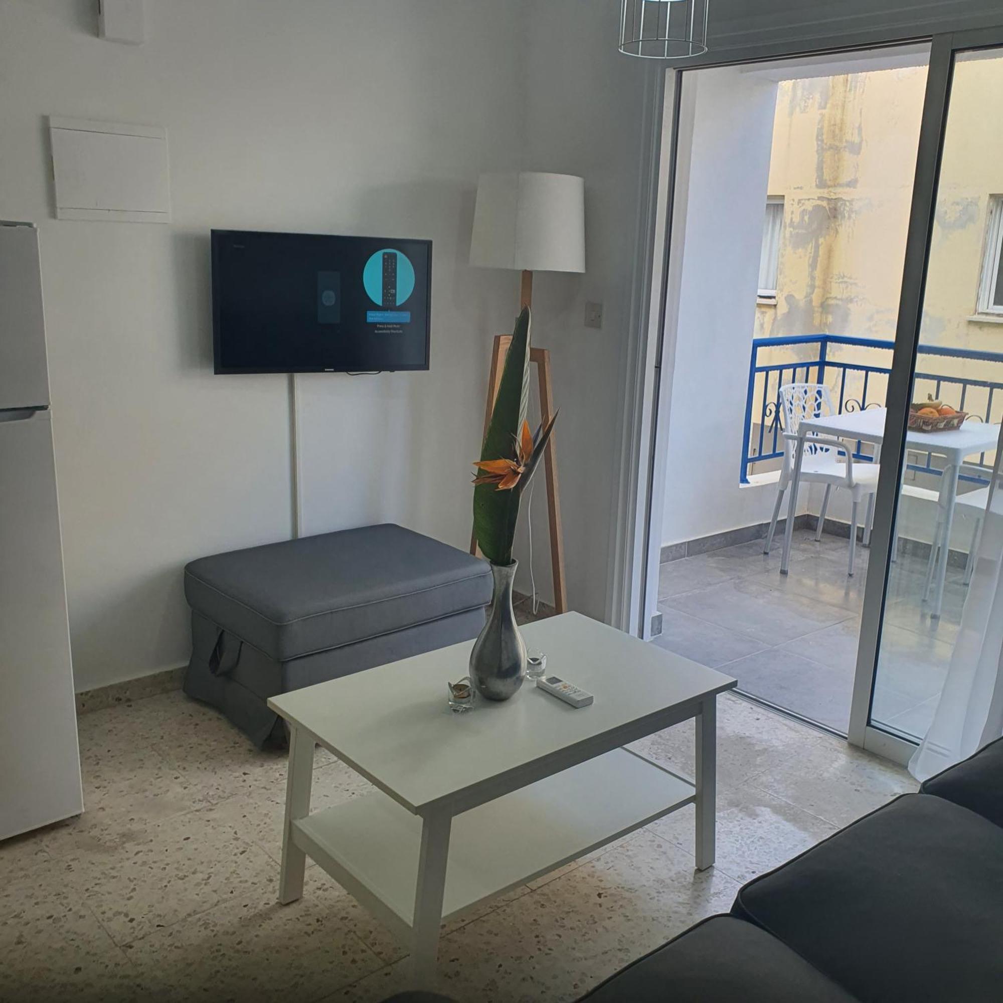 G&E Harbour Apartments Латхи Экстерьер фото