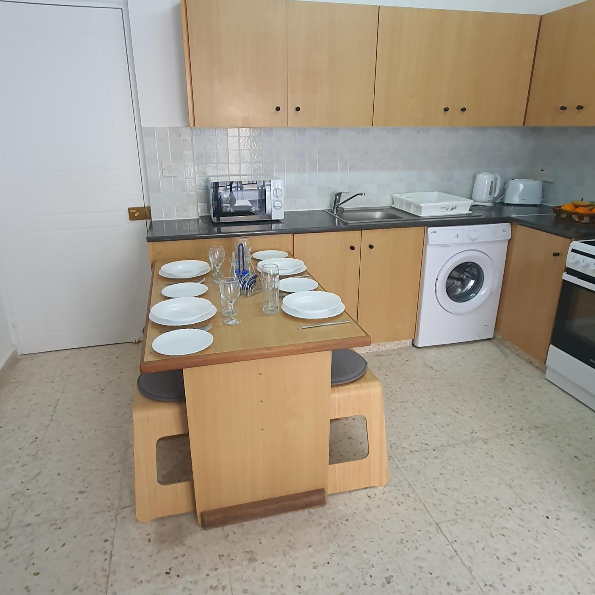 G&E Harbour Apartments Латхи Экстерьер фото